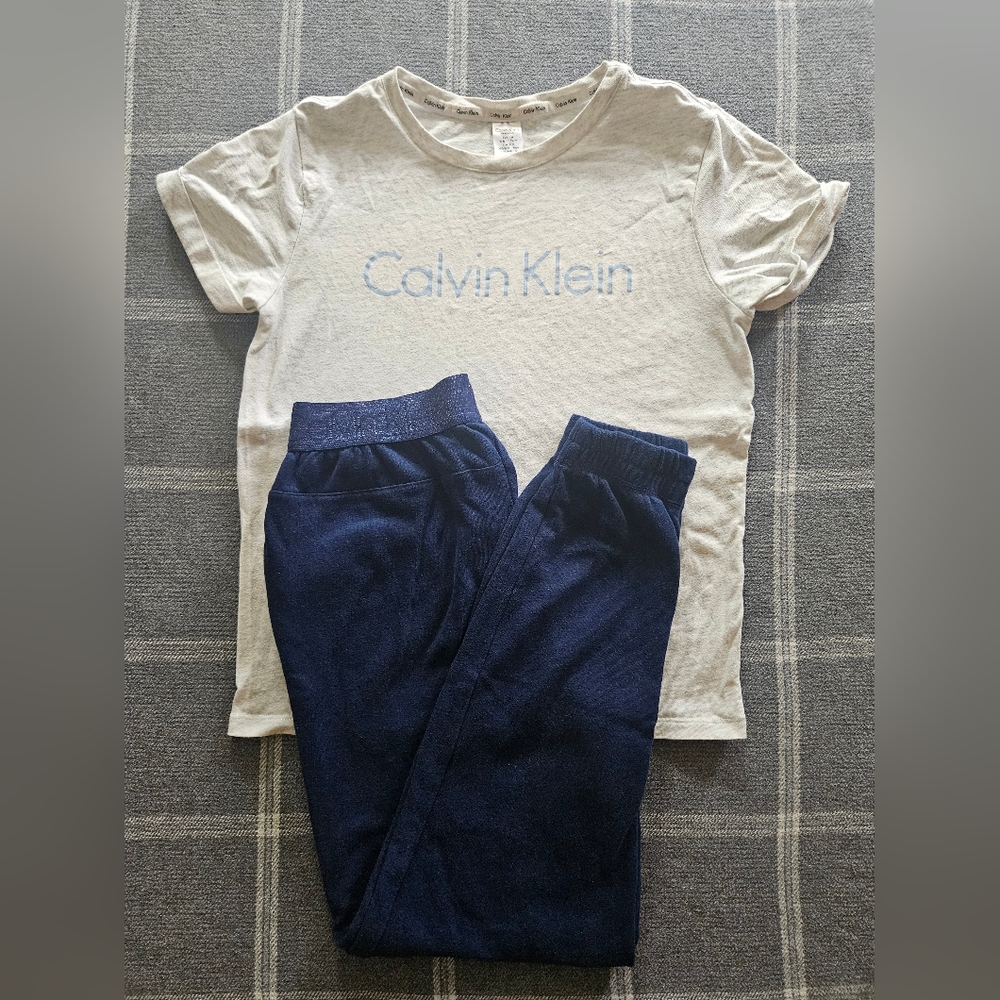Calvin Klein Women's Pyjama Set